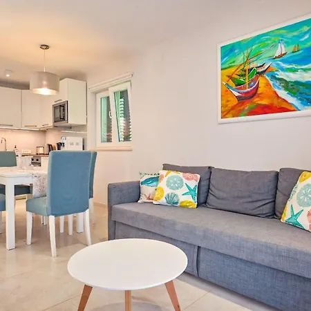 Modern Christian With Private Pool And Sauna * Porat (Krk)