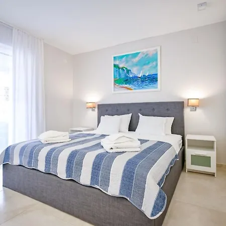 Modern Christian With Private Pool And Sauna