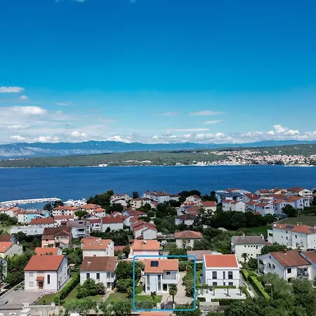 Modern Christian With Private Pool And Sauna *