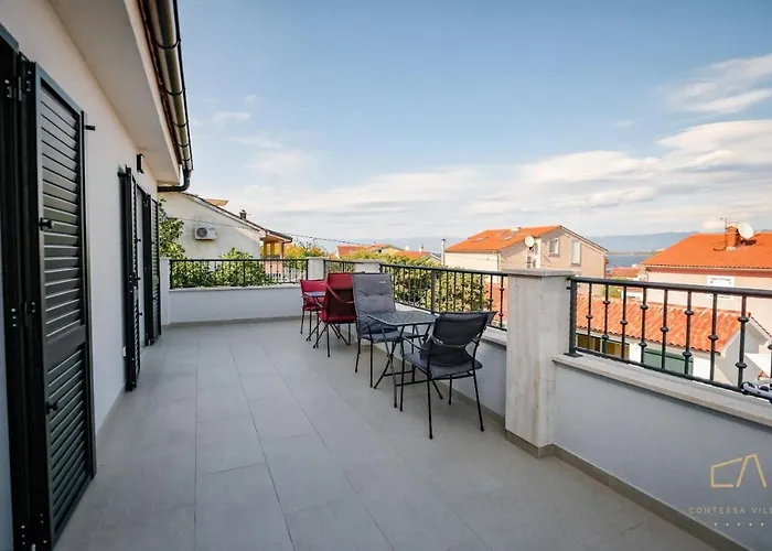 Modern Christian With Private Pool And Sauna فيلة *