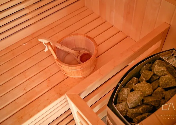 Modern Christian With Private Pool And Sauna فيلة